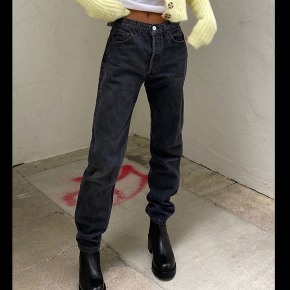 *SOLD* Levi’s 501 Straight Leg Jeans - Picture 9 of 9